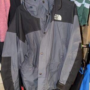The North Face Men's Storm Gray and Black Mountain Guide Jacket XL
